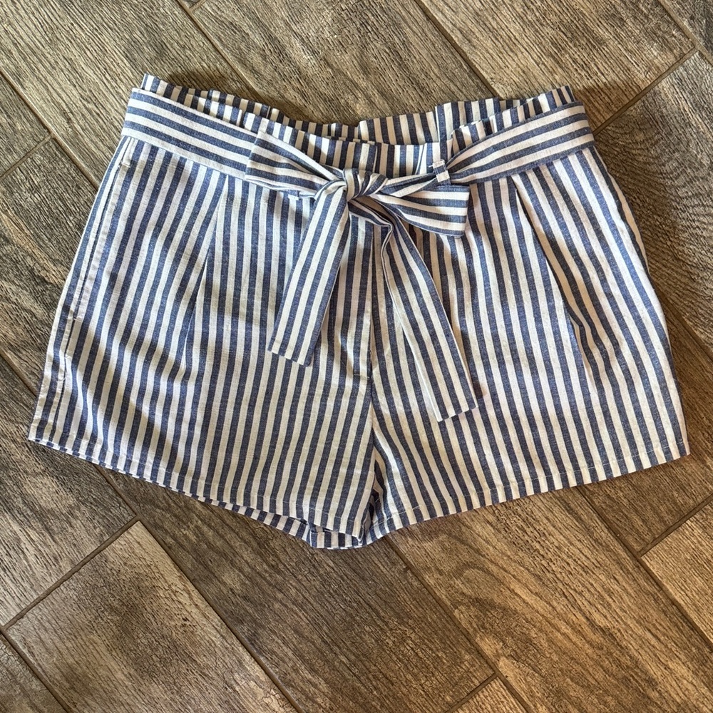 Stylish High Waist Striped Shorts